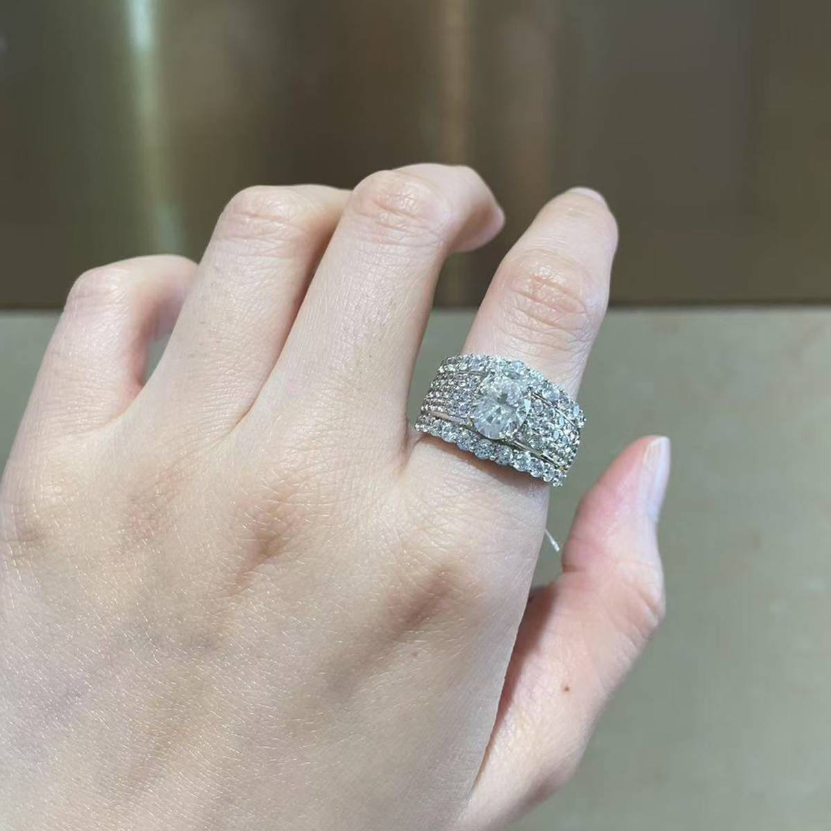 豪华满钻蛋形女戒S925银镀白金定制选款主石莫桑钻2.0ct/副石高碳钻